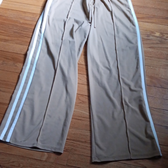NWOT American Eagle Tan Flare Leg Pants with White Stripes ■ Oversized Size M - Picture 4 of 9